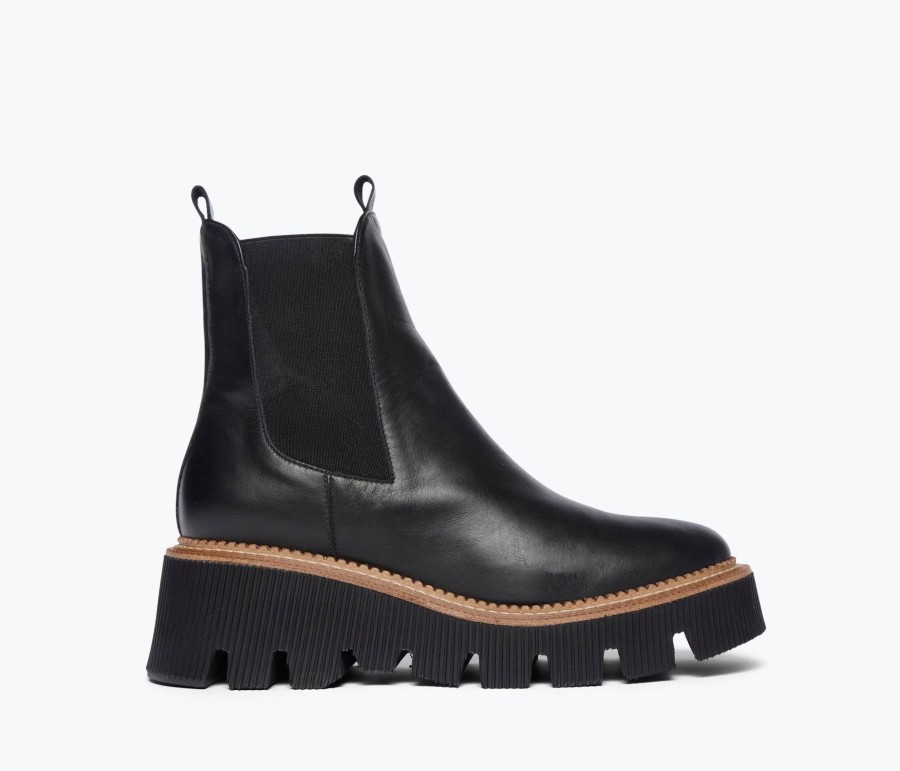 Footwear FREDA SALVADOR | Bess Lug Sole Chelsea Boot Black Calf Water Resistant